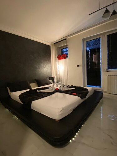 King Lux Apartment Rental of a newly furnished apartment in the center of Skopje