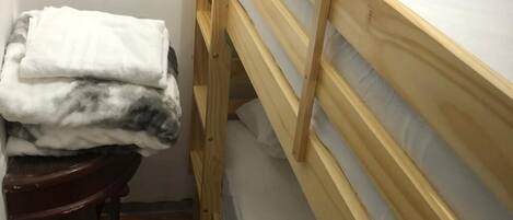 1 dormitori, wifi gratuïta i roba de llit