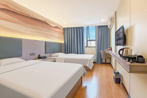 Nanning Tian'en Hotel (Xiuxiang Metro Station, Guangxi University Branch)