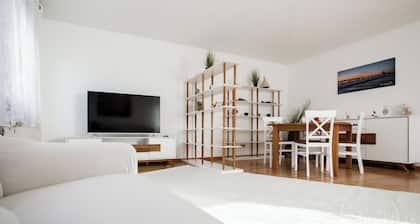 Himmel und Horizont
- Mehrgenerationenhaus mit Wasserzugang in Ostseenähe