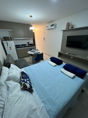 1 bedroom, iron/ironing board, WiFi, bed sheets - Charming 1-bedroom apartment in Intermares Cabedelo with AC, WiFi (Intermares Cabedelo)