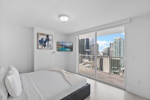 3 bedrooms, desk, iron/ironing board, WiFi - Spacious 3 bedrooms with Parking (Miami)