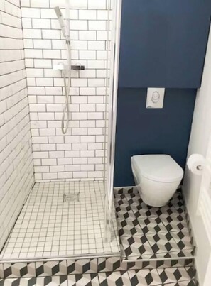 Hair dryer, towels - Small & cosy studio by the port (Cannes)