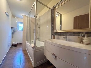 Free toiletries, hair dryer, bathrobes, slippers