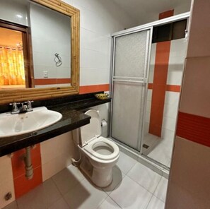 Standard Double Room | Bathroom - Hotel Aiport Crespo (Cartagena)