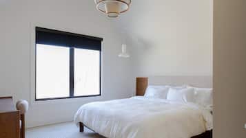 3 soverom, skrivebord, reiseseng for barn og wi-fi