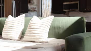 3 makuuhuonetta, työpöytä, vauvan matkasänky, Wi-Fi