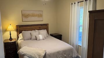 2 chambres, bureau, fer et planche à repasser, accès au Wi-Fi (inclus)