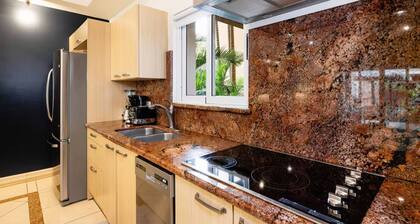 Charming 2-bedroom condo steps from the ocean in Tamarindo!