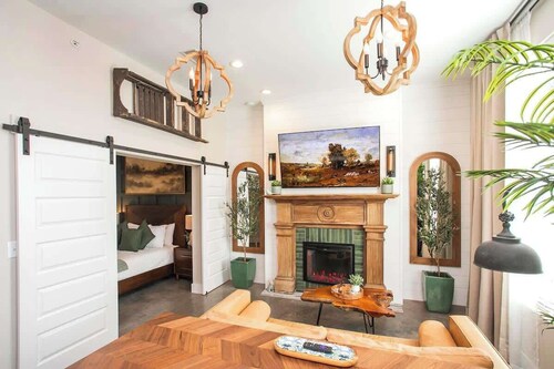 Elegant Apartment in Nashville's The Nations