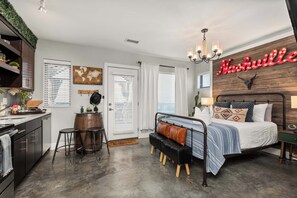 1 bedroom, iron/ironing board, WiFi, bed sheets - Rustic Luxe Apt | Private Deck & Free Parking (Nashville)