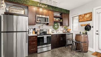 Fridge, microwave, oven, stovetop