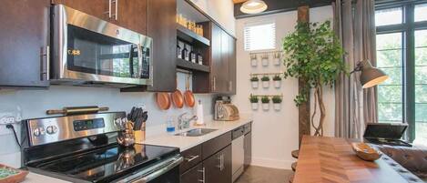 Fridge, microwave, oven, stovetop