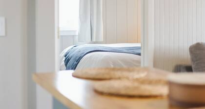 Charming cottage with Rock View Morro Bay