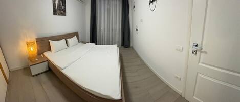 1 Schlafzimmer, Schreibtisch, Bügeleisen/Bügelbrett, WLAN