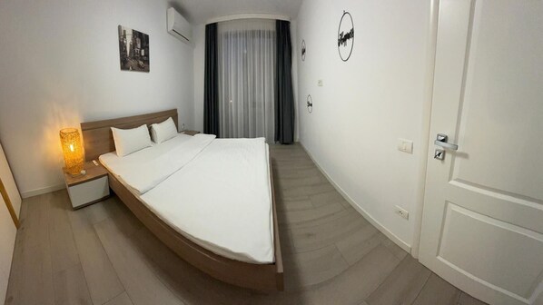 1 chambre, bureau, fer et planche à repasser, Wi-Fi