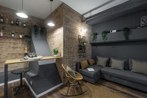 Interior - Carlo d'Adda, 11 - The cinema at home (Milan)