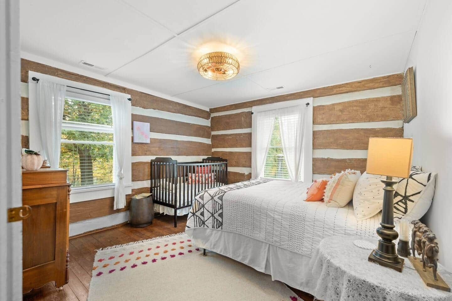 3 habitaciones, tabla de planchar con plancha, wifi y ropa de cama 