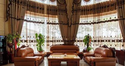 Korla Yalu Business Hotel