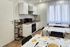 Fridge, microwave, coffee/tea maker, highchair