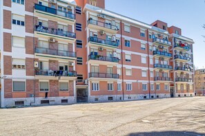 Exterior - Lovely Rooms by Rentbeat (Civitavecchia)