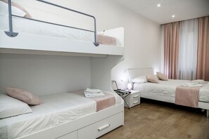 5 bedrooms, in-room safe, iron/ironing board, WiFi - Lovely Rooms by Rentbeat (Civitavecchia)