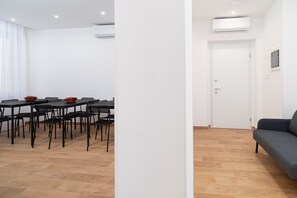 Interior - Lovely Rooms by Rentbeat (Civitavecchia)