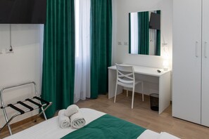 5 bedrooms, in-room safe, iron/ironing board, WiFi - Lovely Rooms by Rentbeat (Civitavecchia)