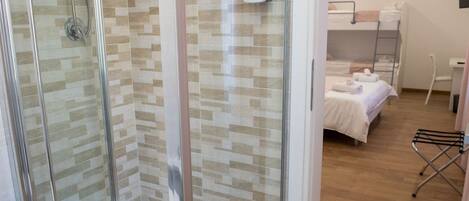 1 bedroom, in-room safe, iron/ironing board, WiFi