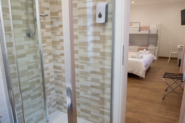 1 bedroom, in-room safe, iron/ironing board, WiFi