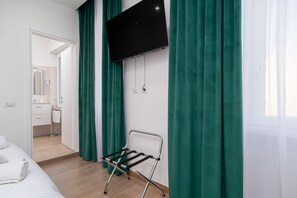 1 bedroom, in-room safe, iron/ironing board, WiFi