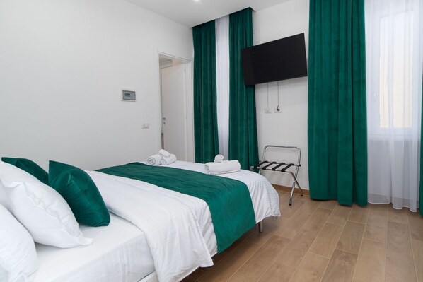 1 bedroom, in-room safe, iron/ironing board, WiFi