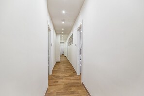 Interior - Lovely Rooms - Room 4 by Rentbeat (Civitavecchia)