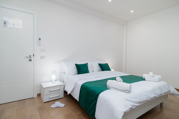 1 bedroom, in-room safe, iron/ironing board, WiFi