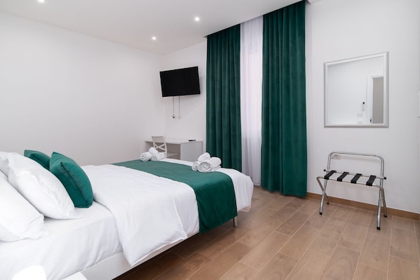 1 bedroom, in-room safe, iron/ironing board, WiFi