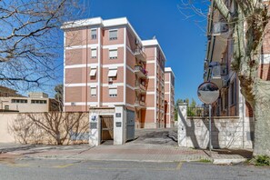 Exterior - Lovely Rooms - Room 4 by Rentbeat (Civitavecchia)