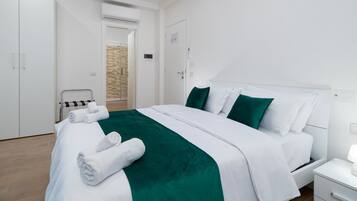 1 chambre, coffres-forts dans les chambres, fer et planche à repasser