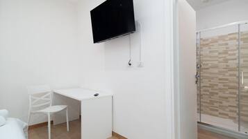 1 chambre, coffre-fort, fer et planche à repasser, Wi-Fi