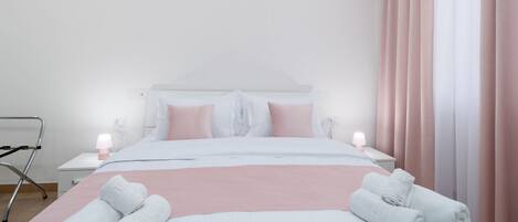 1 chambre, coffres-forts dans les chambres, fer et planche à repasser