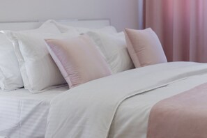 Unclassified image, 5 of 54, button - Lovely Rooms - Room 5 by Rentbeat (Civitavecchia)