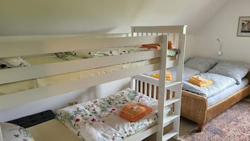 3 bedrooms, desk, travel crib, free WiFi