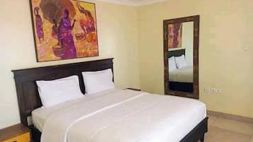 2 bedrooms, laptop workspace, iron/ironing board, free WiFi