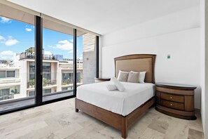 Deluxe Penthouse, Multiple Beds