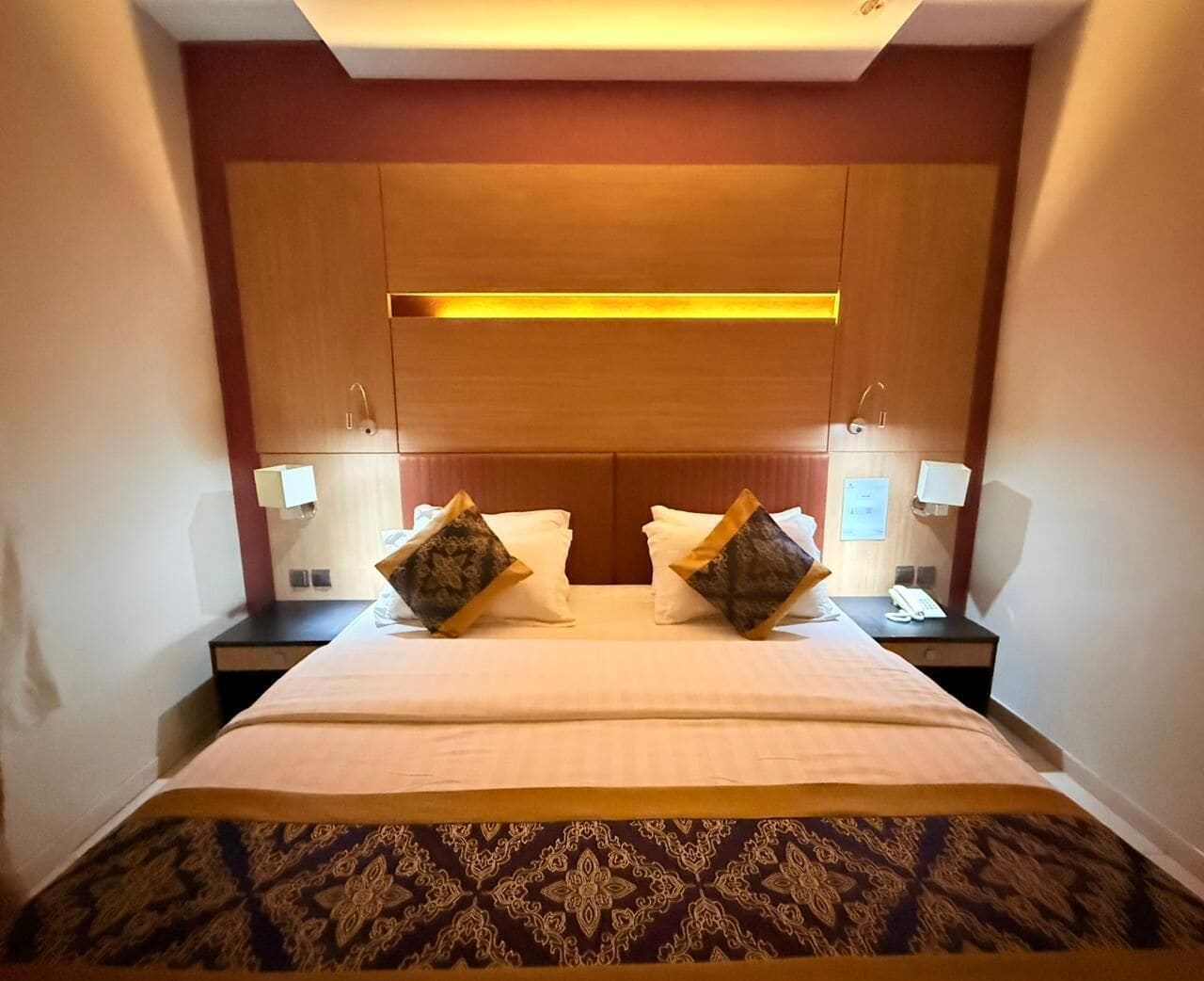 Blendingsgardiner, strykejern/-brett og wi-fi (inkludert)