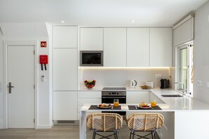 Fridge, microwave, oven, dishwasher