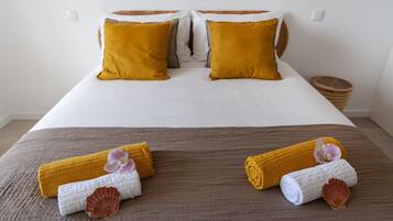 2 chambres, fer et planche à repasser, Wi-Fi gratuit, draps fournis