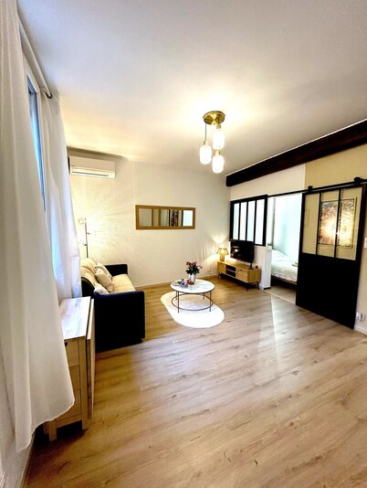 Le Cosy Nîmois, charm & terrace in the heart of Nîmes, 4 minutes from the arena