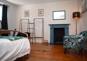 3 chambres, fer et planche à repasser, lit parapluie, Wi-Fi gratuit