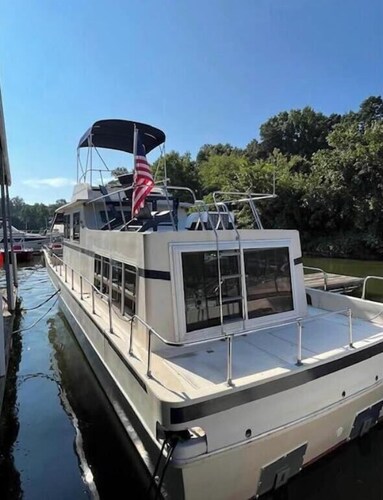 Charming yacht with AC and WiFi in enchanting Charlotte