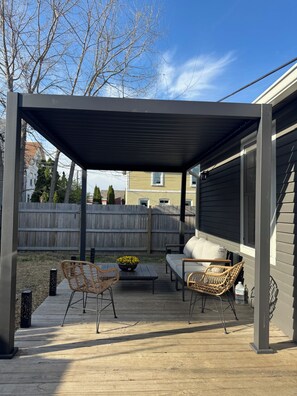 Terrace/patio - Charming 2-bedroom House in Downtown Indy with Fenced-in Backyard (Indianapolis)